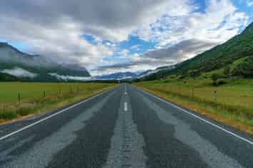 Live the Southland Lifestyle with $280K+ Earnings