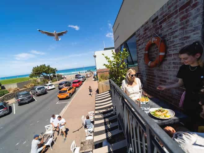 Café & Bar – Premium Location – $400k+ Returns