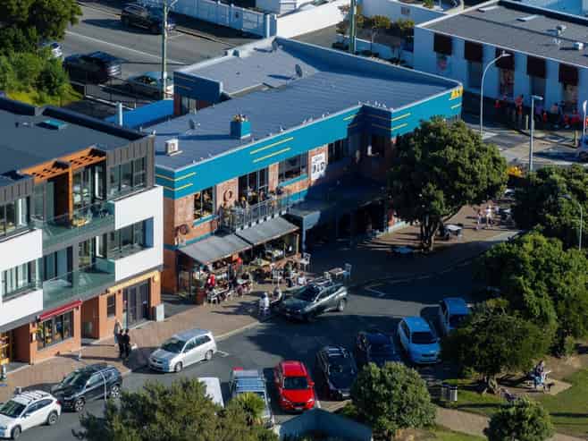 Café & Bar – Premium Location – $400k+ Returns