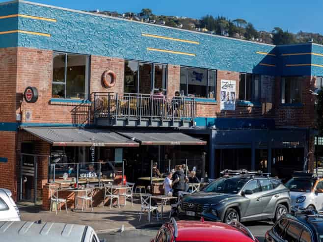 Café & Bar – Premium Location – $400k+ Returns