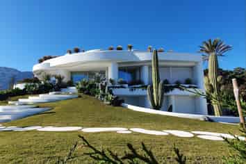 Easy to Manage Business - Off the Tools Ownership