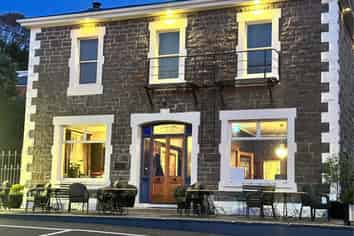 Super Profitable Restaurant - Approx. $300k EBITDA