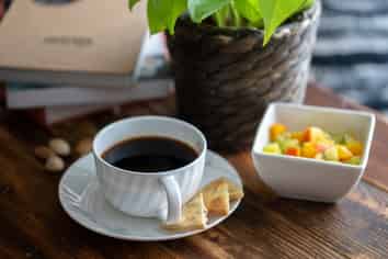 Attractive Monday to Friday Cafe