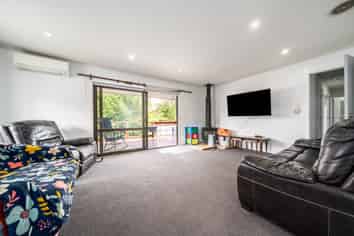 6 Serenity Grove, Maoribank