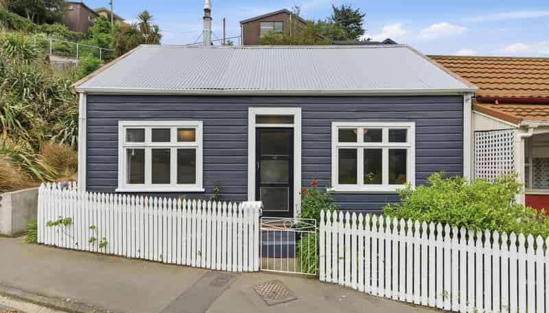 12 Hawkhurst Road, Lyttelton