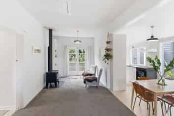 12 Hawkhurst Road, Lyttelton