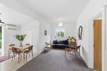 12 Hawkhurst Road, Lyttelton