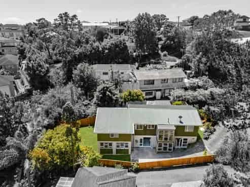 994 East Coast Road, Northcross