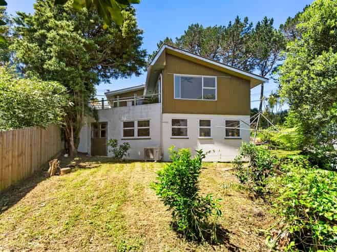 994 East Coast Road, Northcross