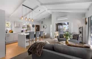 994 East Coast Road, Northcross