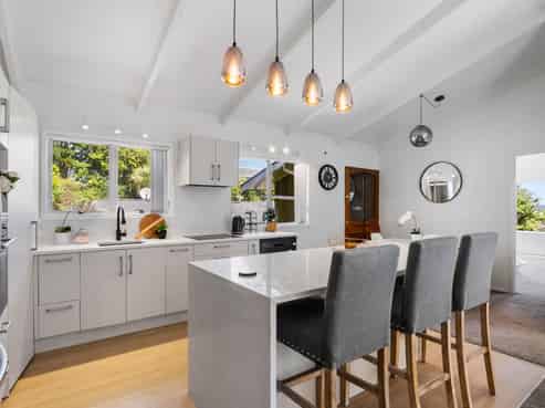 994 East Coast Road, Northcross