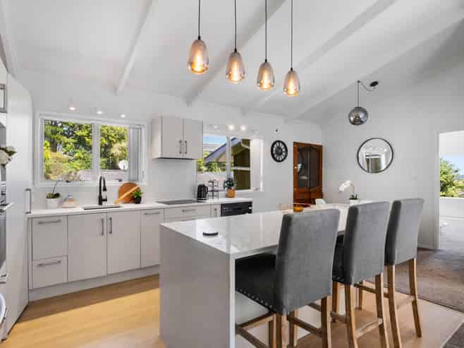 994 East Coast Road, Northcross