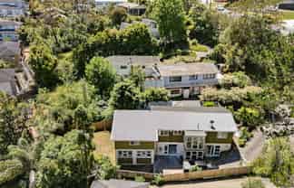 994 East Coast Road, Northcross