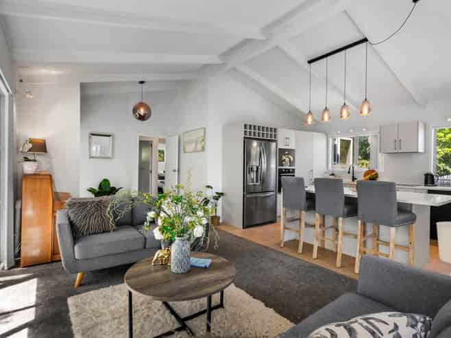 994 East Coast Road, Northcross