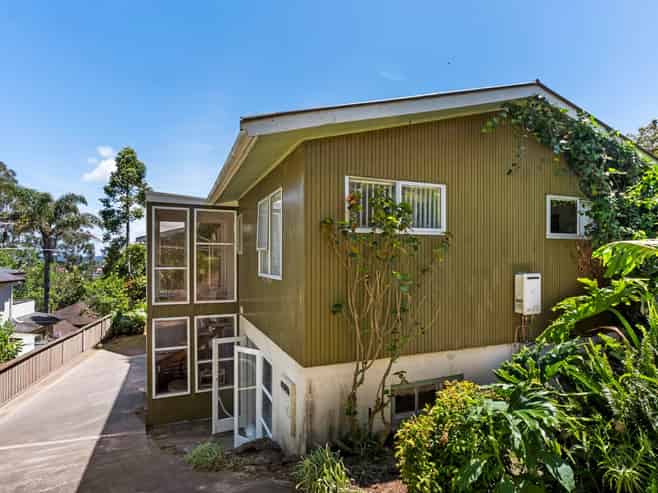 994 East Coast Road, Northcross