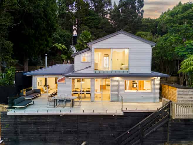 14 Tainui Road, Titirangi