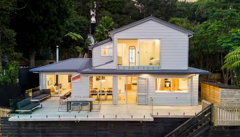 14 Tainui Road, Titirangi