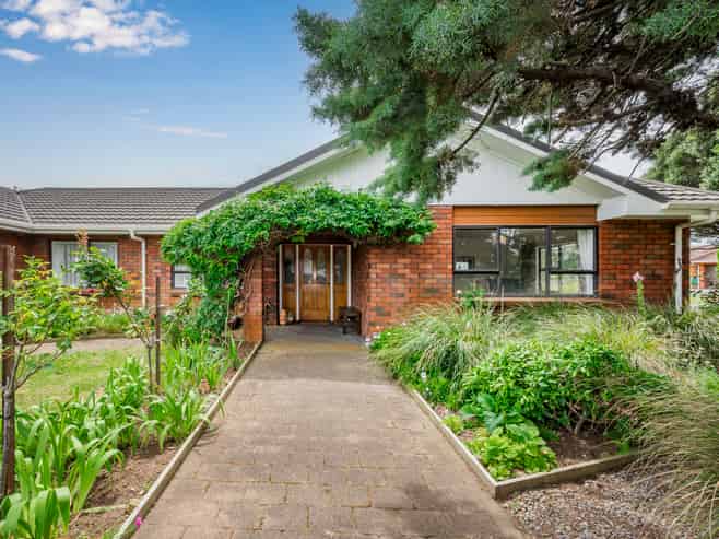 3 The Avenue, Paraparaumu Beach