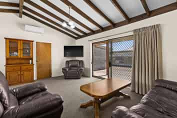 2/177 Main Road Clive, Clive