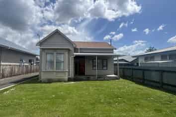 24 Hereford Street, West End