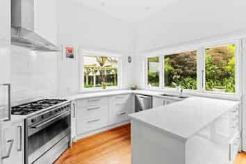 159 Victoria Road, Saint Clair