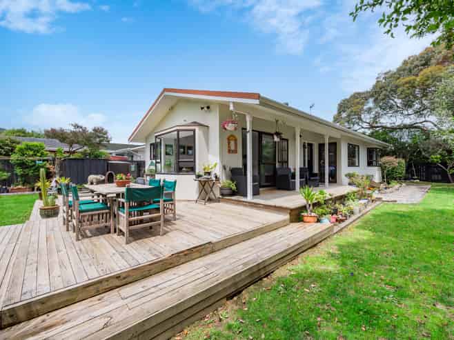 35 Oriwa Street, Waikanae