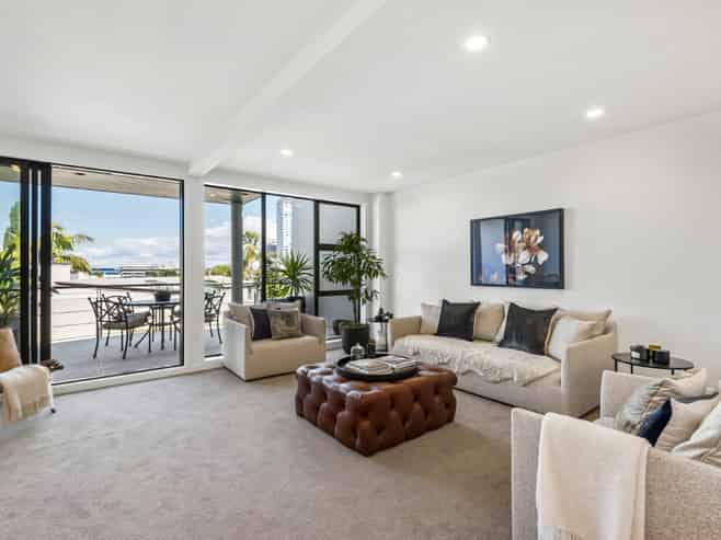 2/22 Killarney Street, Takapuna