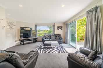 82B Kirton Drive, Riverstone Terraces