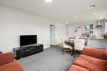 2/10 William Street, Lincoln