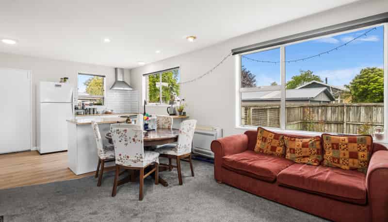 2/10 William Street, Lincoln