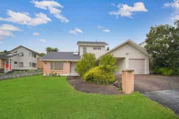 18 Tenbless Court, Unsworth Heights