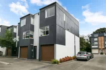 38/120 Rintoul Street, Newtown