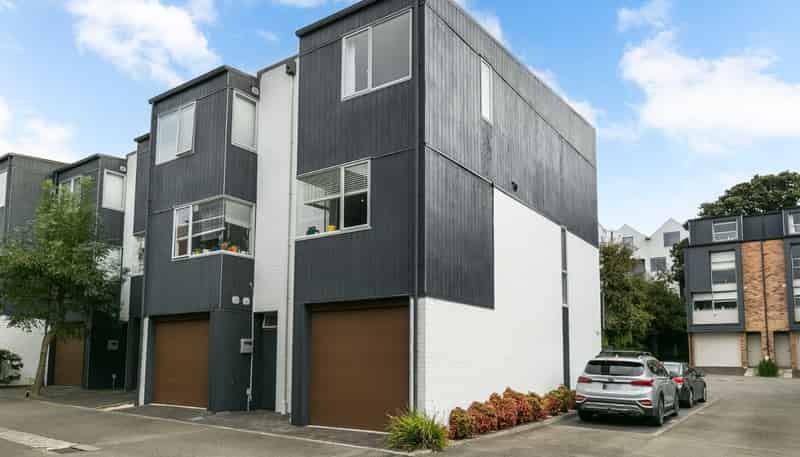 38/120 Rintoul Street, Newtown