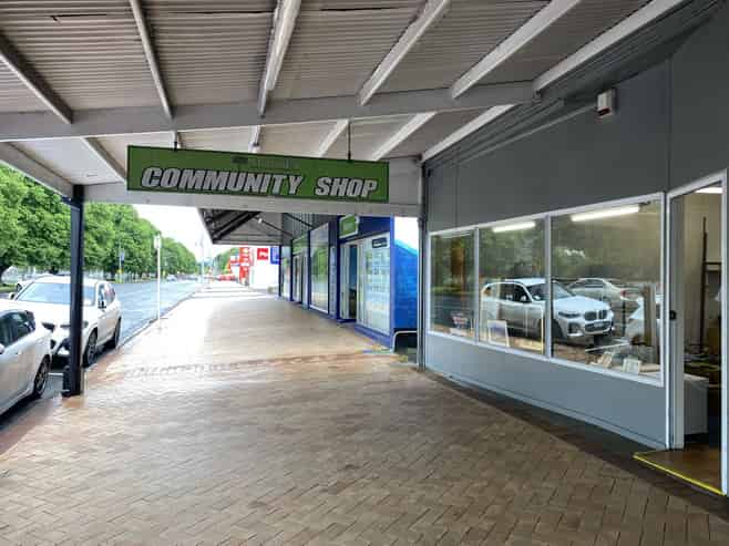 Retail or services - For Lease