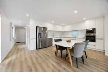 2a Albionvale Road, Glen Eden