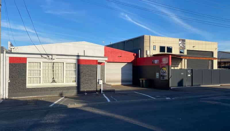 64 View Road, Mangakakahi