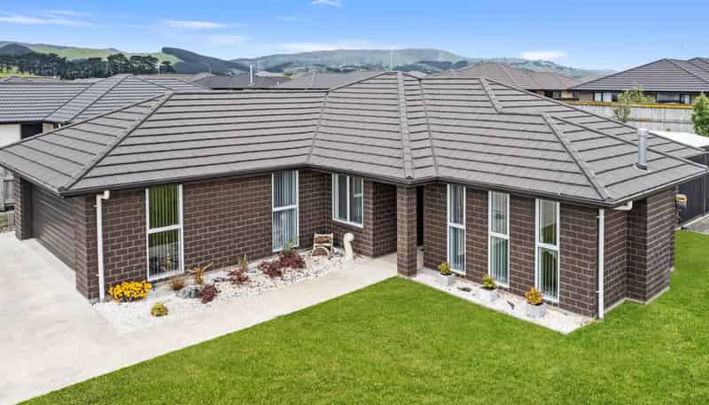 13 Mediterranean Grove, Fitzherbert