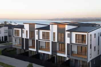 2-5/10 Scott Road, Hobsonville