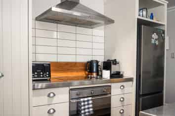 13/16 Chapel Street, Russell