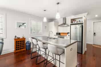 13/16 Chapel Street, Russell