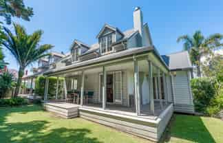 13/16 Chapel Street, Russell