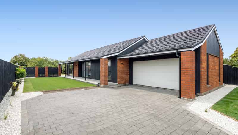 16 Heathglen Avenue, Parklands