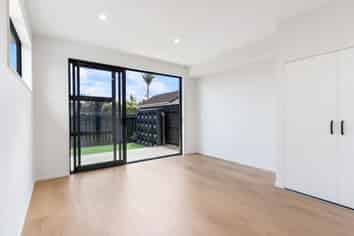 3/62 Kings Road, Panmure