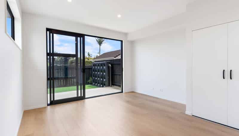 3/62 Kings Road, Panmure