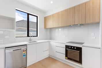 3/62 Kings Road, Panmure