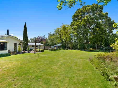 20-22 King Street, Carterton