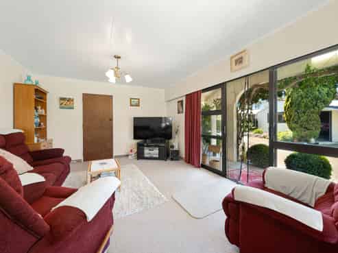 20-22 King Street, Carterton