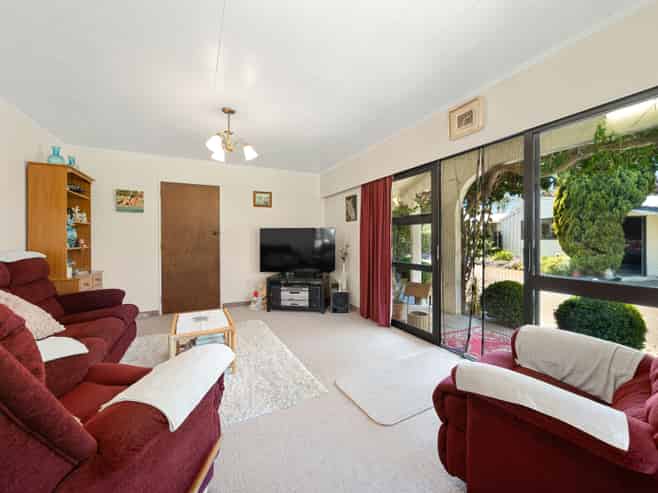 20-22 King Street, Carterton