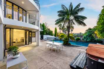 40 Bay Road, St Heliers