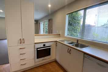 35 Parade Court, Addington